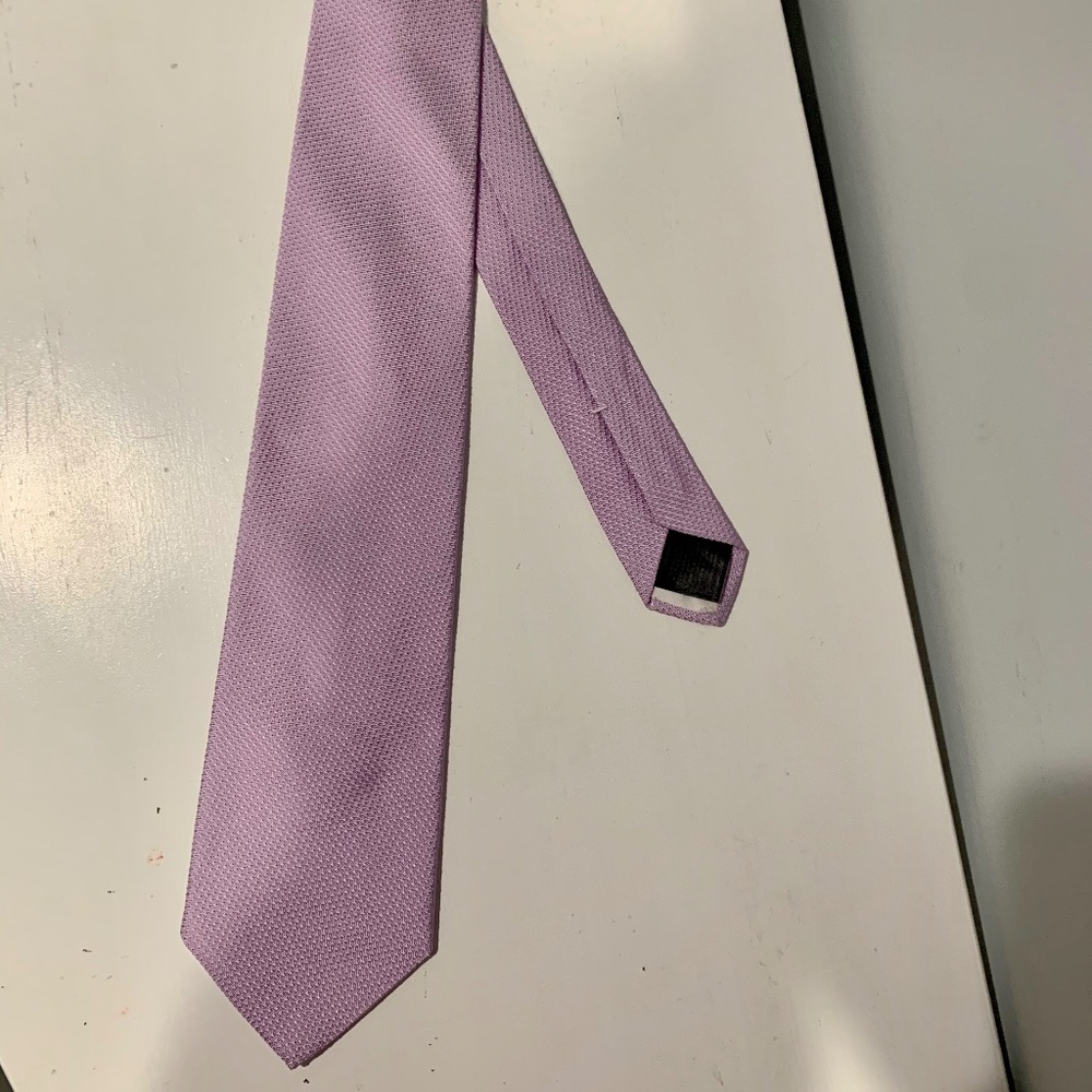 Men’s light purple tie